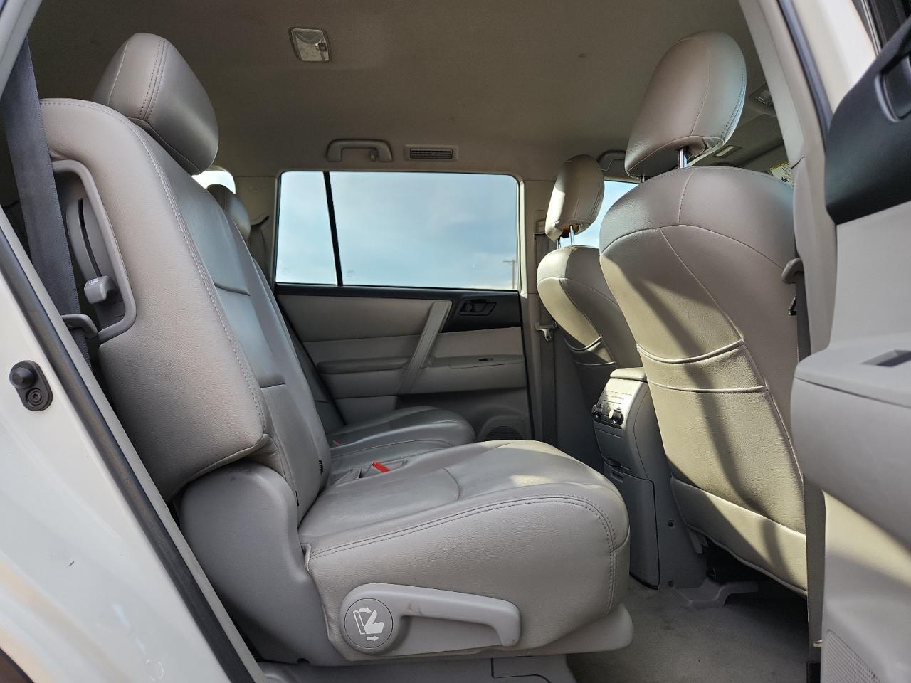 2010 Toyota Highlander VIN: 5TDBK3EH6AS013322 Lot: 85549785