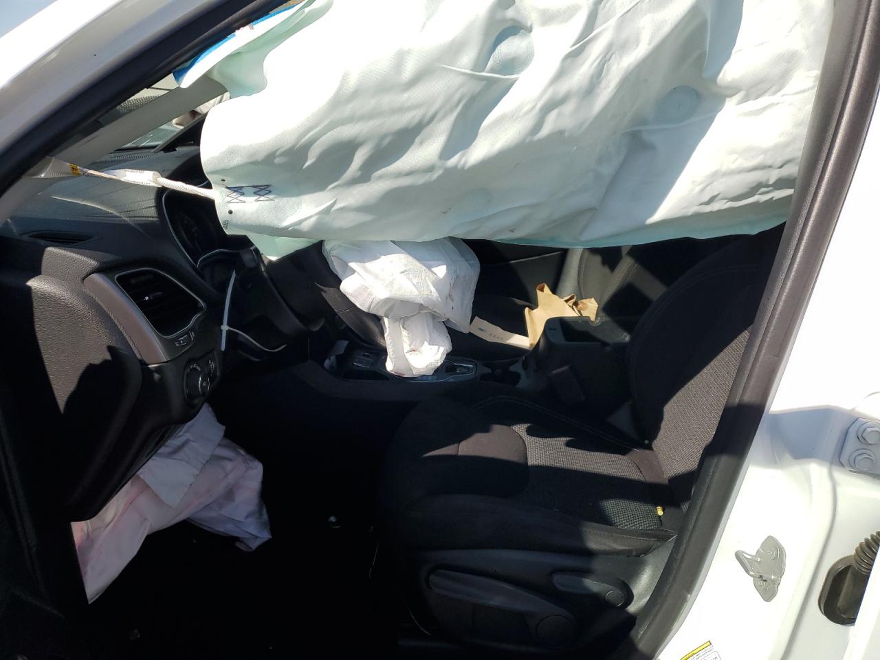 2019 Jeep Cherokee Latitude VIN: 1C4PJLCB3KD333038 Lot: 82542845