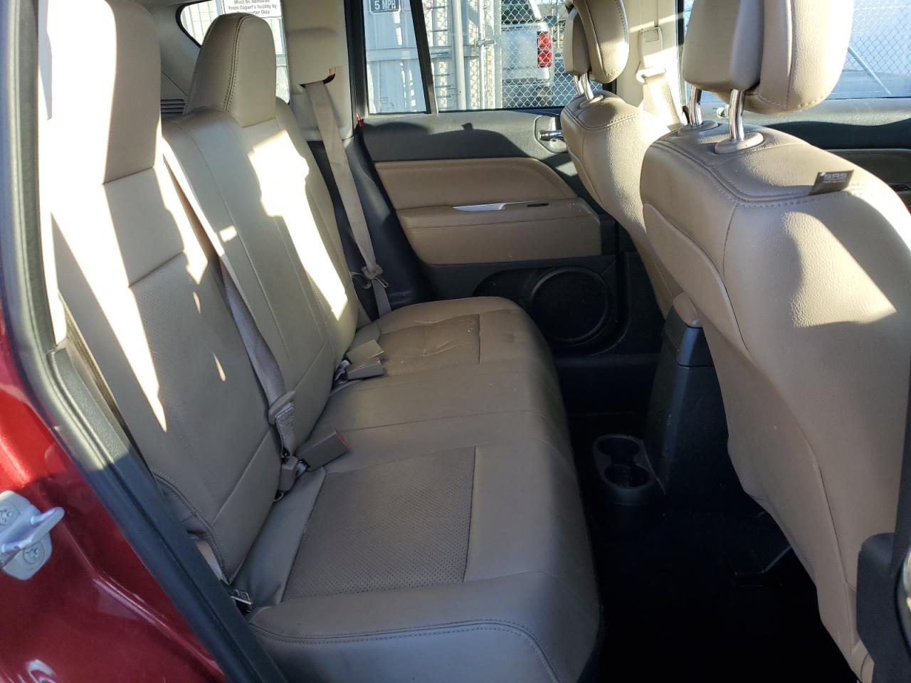 2015 Jeep Compass Latitude VIN: 1C4NJDEB3FD215362 Lot: 82761555