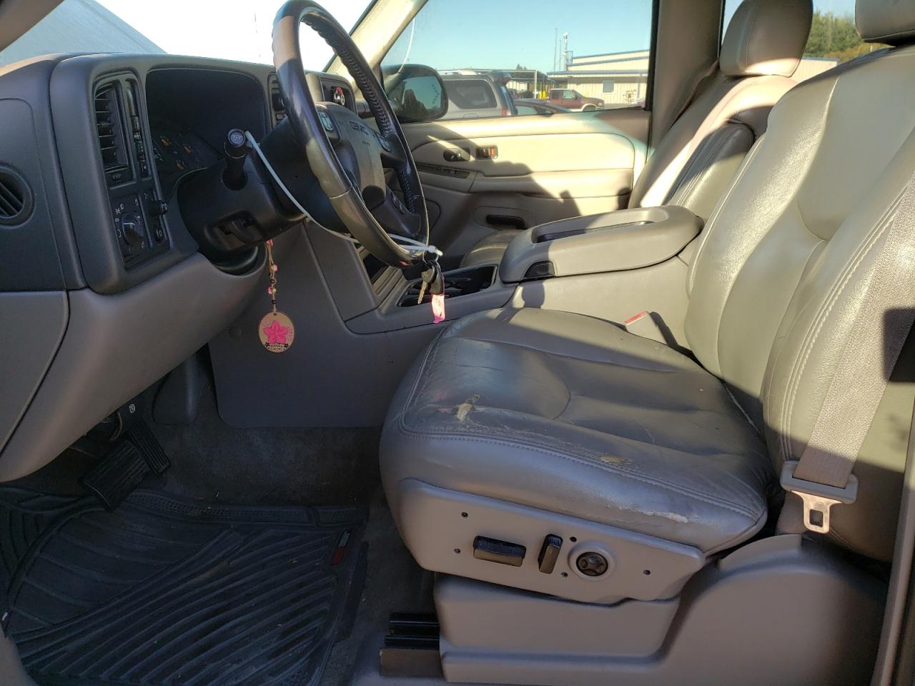 2004 GMC Yukon Xl K1500 VIN: 3GKFK16TX4G265218 Lot: 82390495