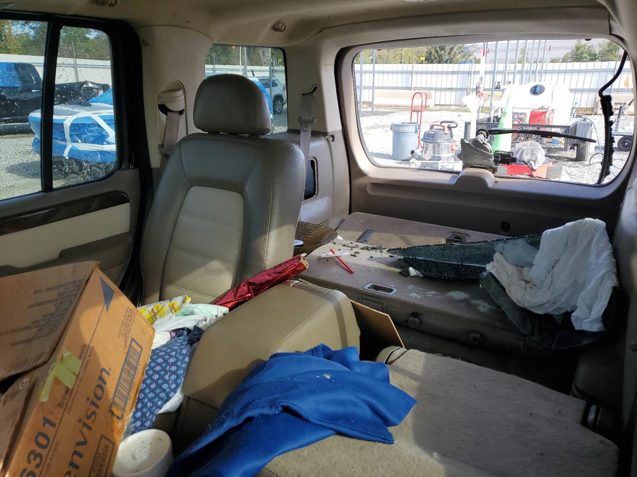 2004 Ford Explorer Eddie Bauer VIN: 1FMZU64W54ZA13952 Lot: 86152315