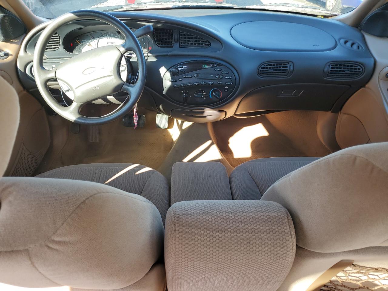 1997 Ford Taurus Gl VIN: 1FALP52UXVG104649 Lot: 82332835