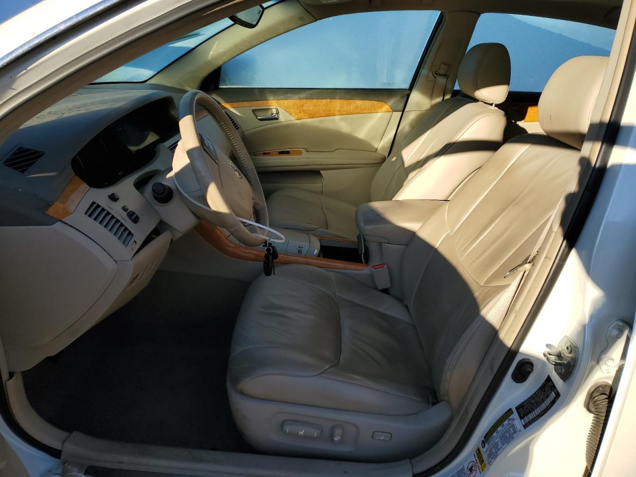 2005 Toyota Avalon Xl VIN: 4T1BK36B95U011099 Lot: 90234565