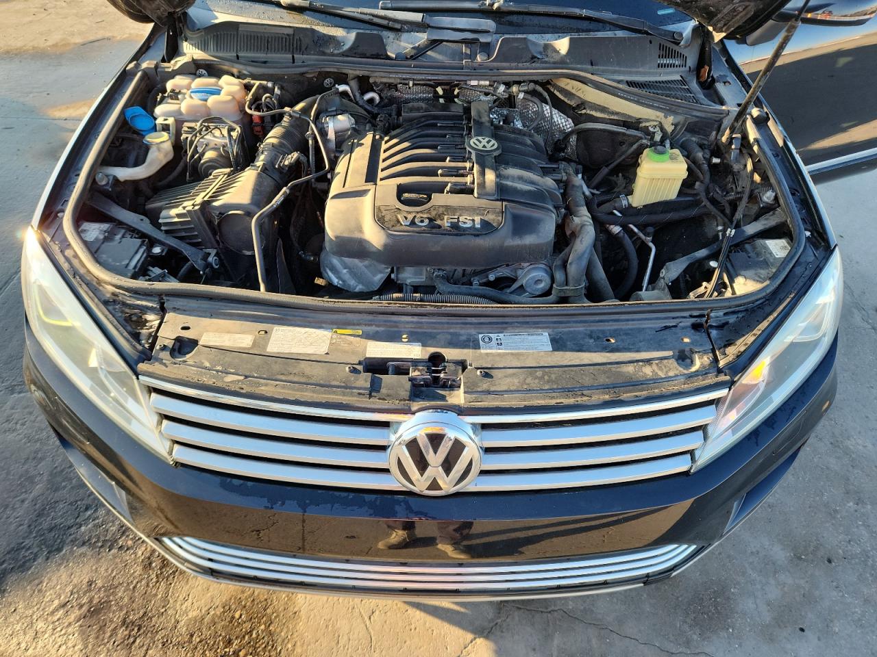 2016 Volkswagen Touareg Sport VIN: WVGEF9BP9GD000614 Lot: 86815075