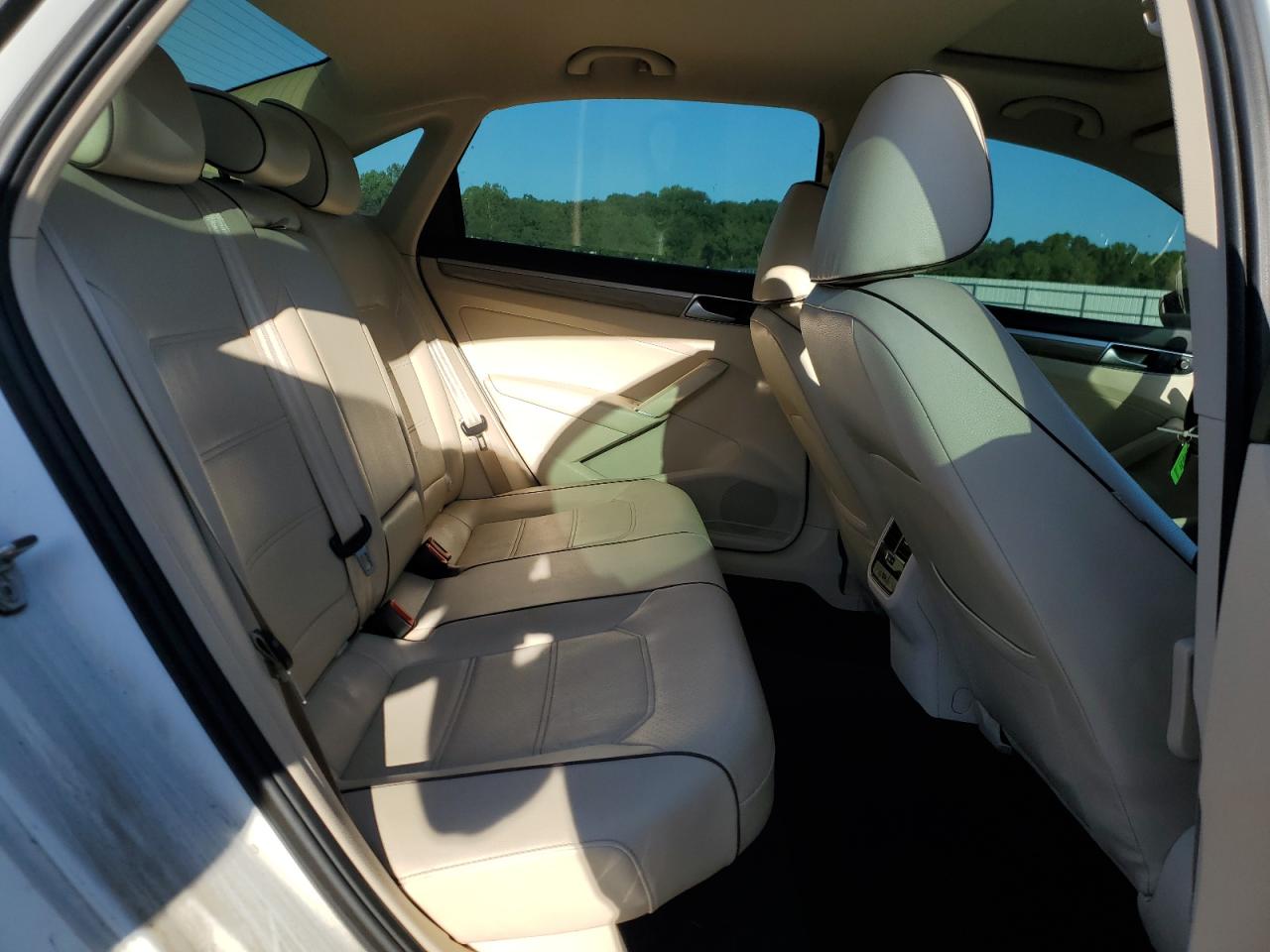 2016 Volkswagen Passat Se VIN: 1VWBT7A34GC005872 Lot: 81988055