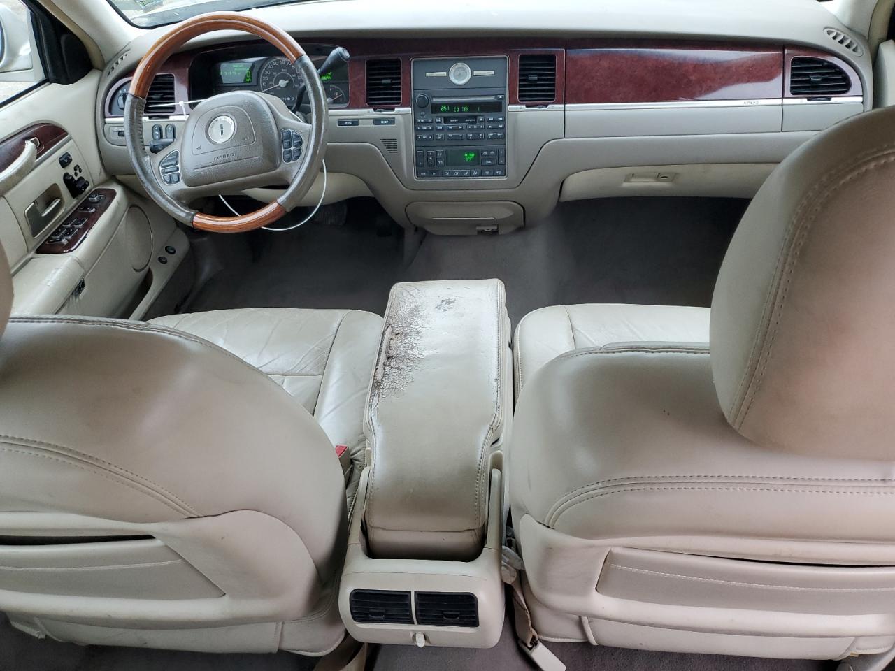 2003 Lincoln Town Car Signature VIN: 1LNHM82W73Y655197 Lot: 90074975