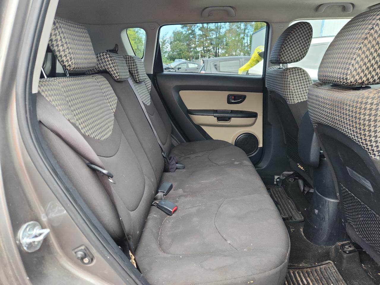 2010 Kia Soul + VIN: KNDJT2A23A7169316 Lot: 82365335