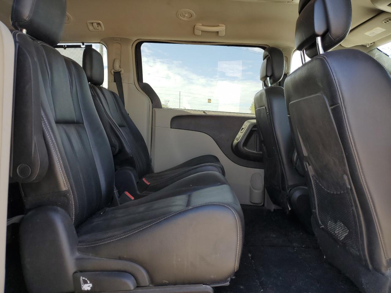 2014 Chrysler Town & Country Touring L VIN: 2C4RC1CG0ER372142 Lot: 85849365