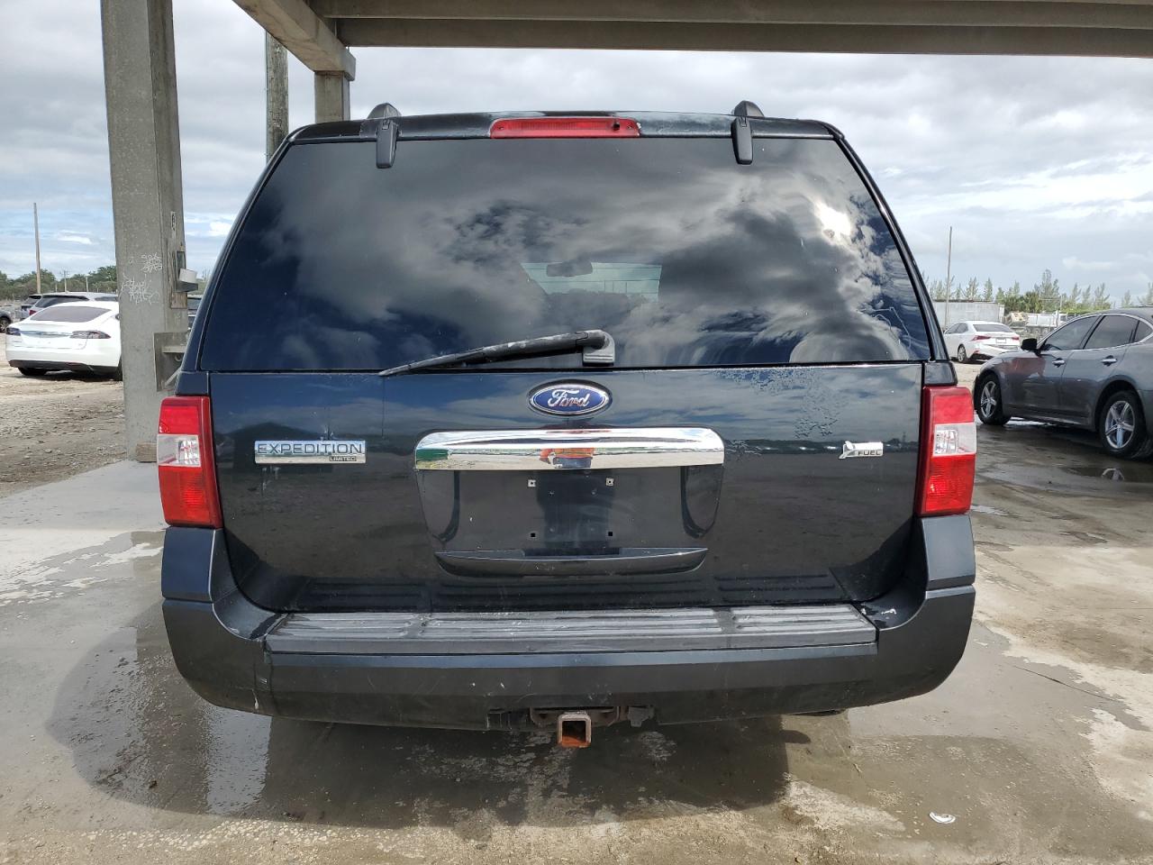 2010 Ford Expedition Limited VIN: 1FMJU1K59AEB51975 Lot: 84653405