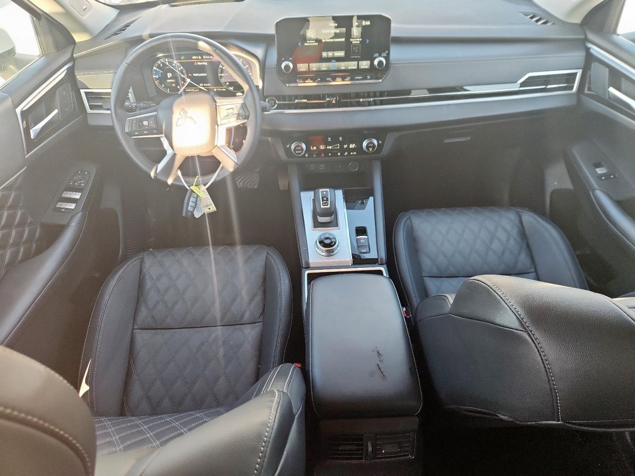 2024 Mitsubishi Outlander Sel VIN: JA4J3WA88RZ063899 Lot: 82400055