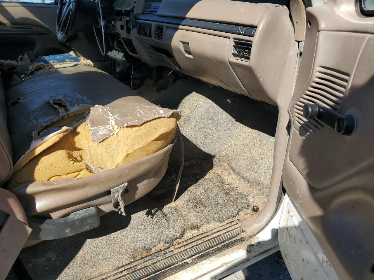 1996 Ford F250 VIN: 2FDHF25H6TCA65942 Lot: 82574495