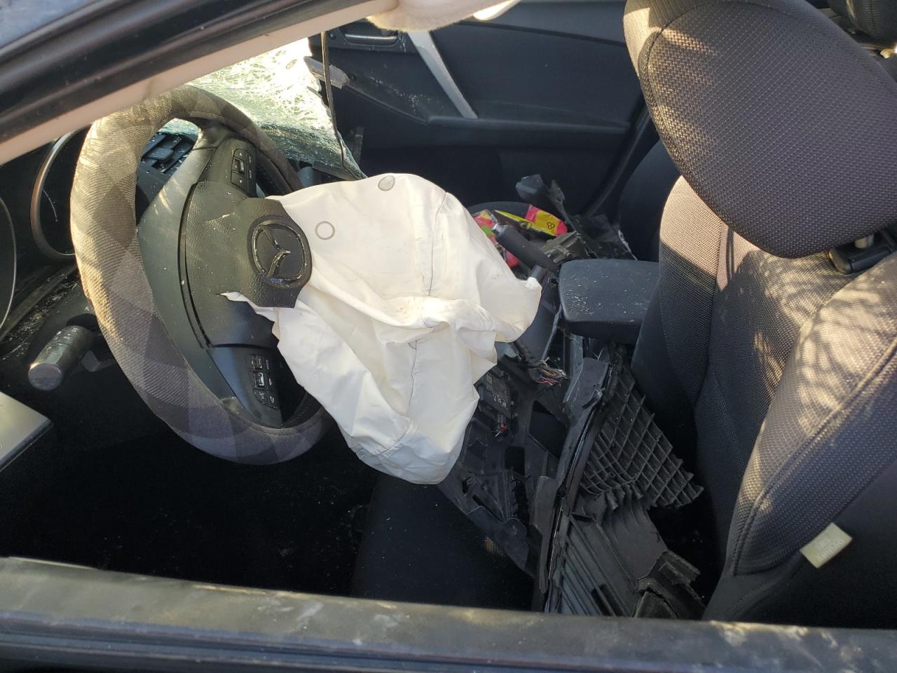 2010 Mazda 3 S VIN: JM1BL1S58A1109848 Lot: 81930435