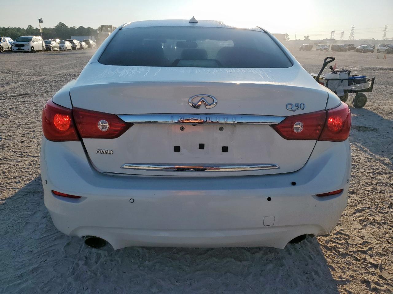 2015 Infiniti Q50 Base VIN: JN1BV7AR0FM401018 Lot: 85295395