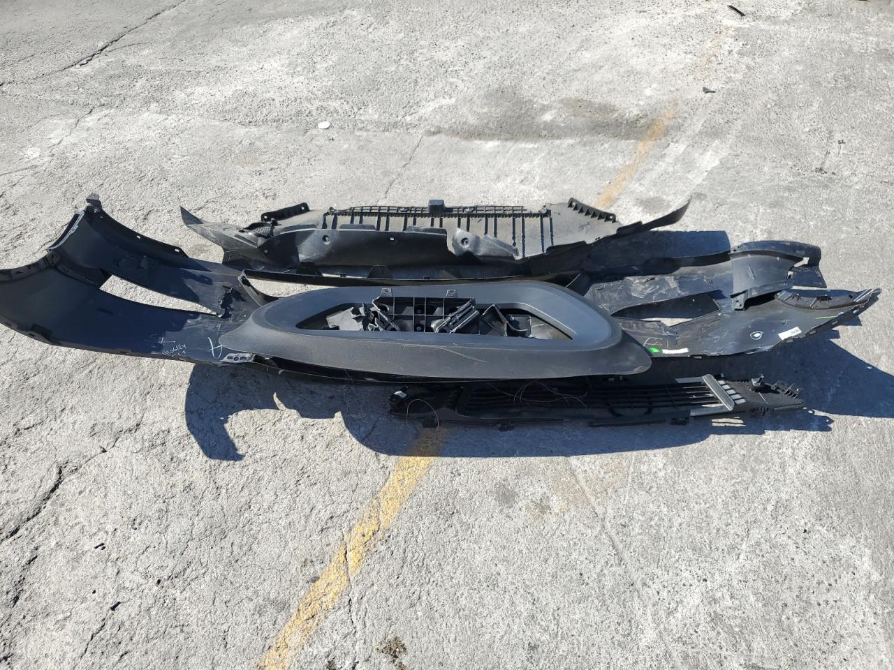 2024 Tesla Model Y VIN: 7SAYGDEFXRF127181 Lot: 86166135