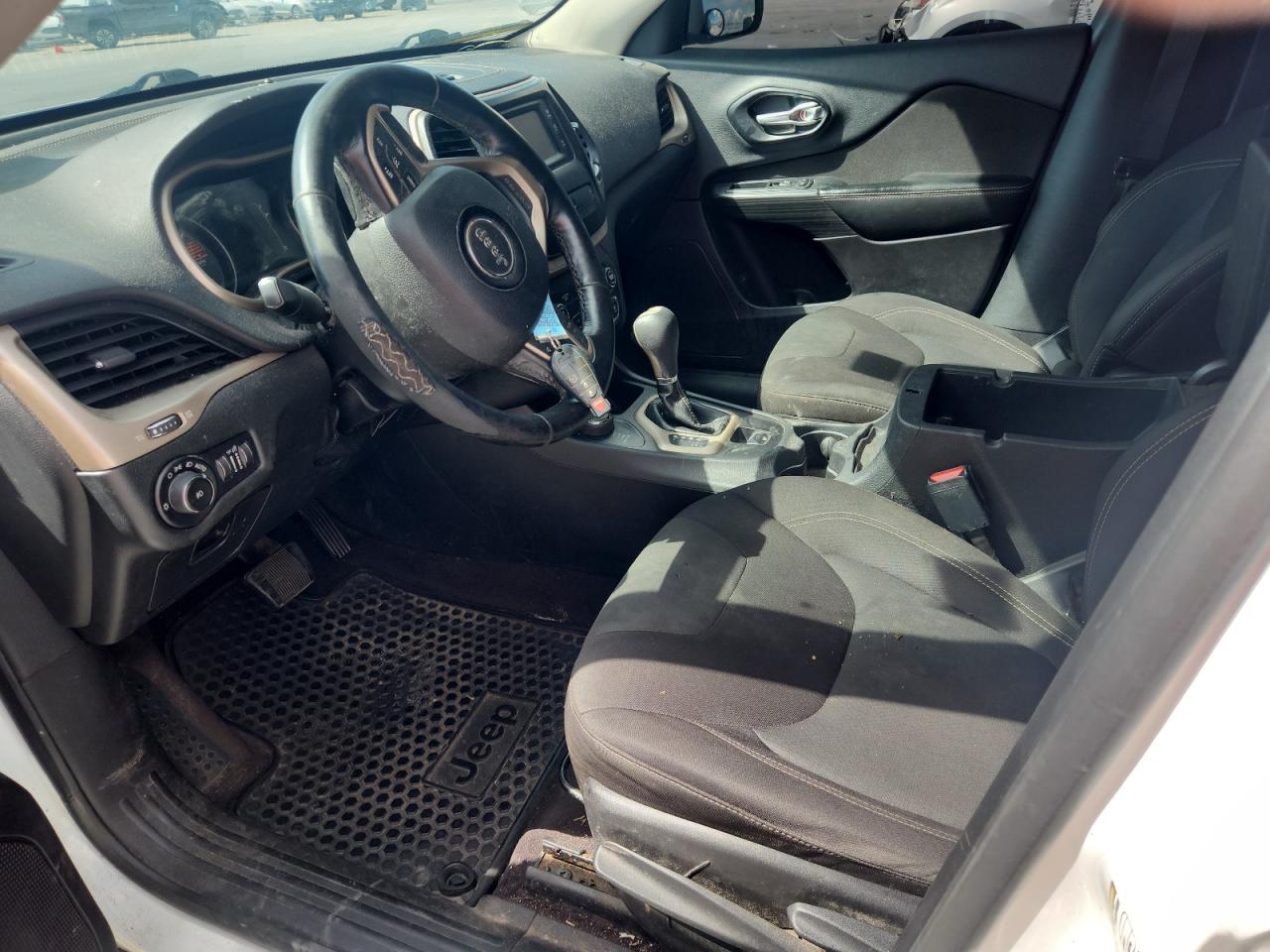 2016 Jeep Cherokee Latitude VIN: 1C4PJMCB9GW226092 Lot: 85580475