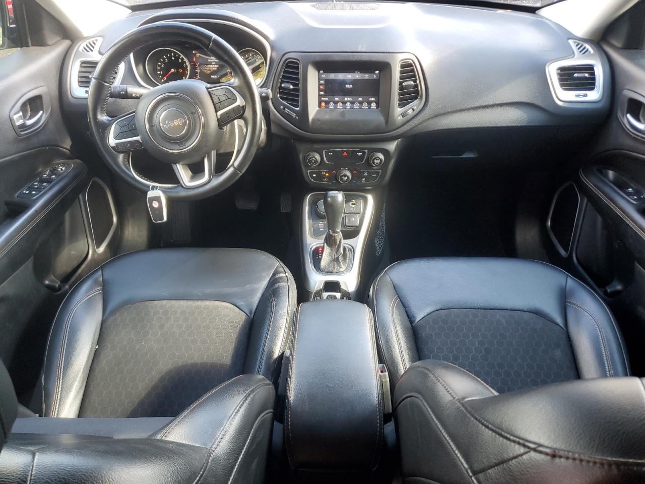 2018 Jeep Compass Latitude VIN: 3C4NJDBB8JT116544 Lot: 82131655