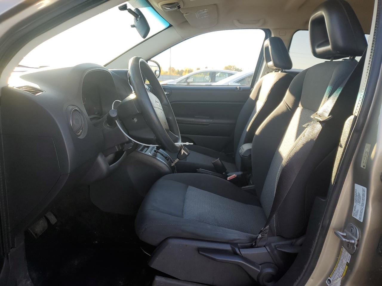 2009 Jeep Compass Sport VIN: 1J4FT47B19D210803 Lot: 82383975