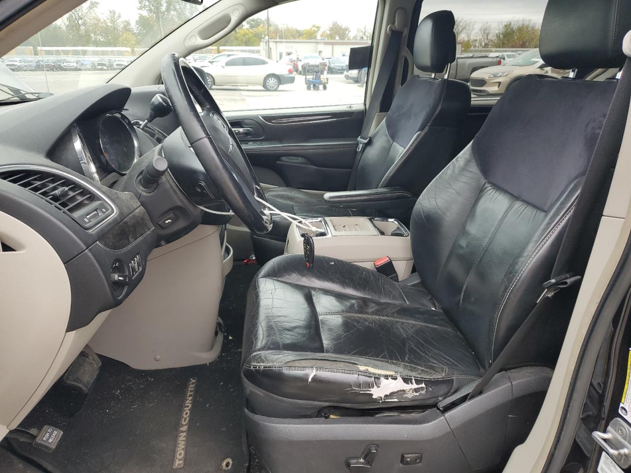 2011 Chrysler Town & Country Limited VIN: 2A4RR6DG5BR705273 Lot: 82652875