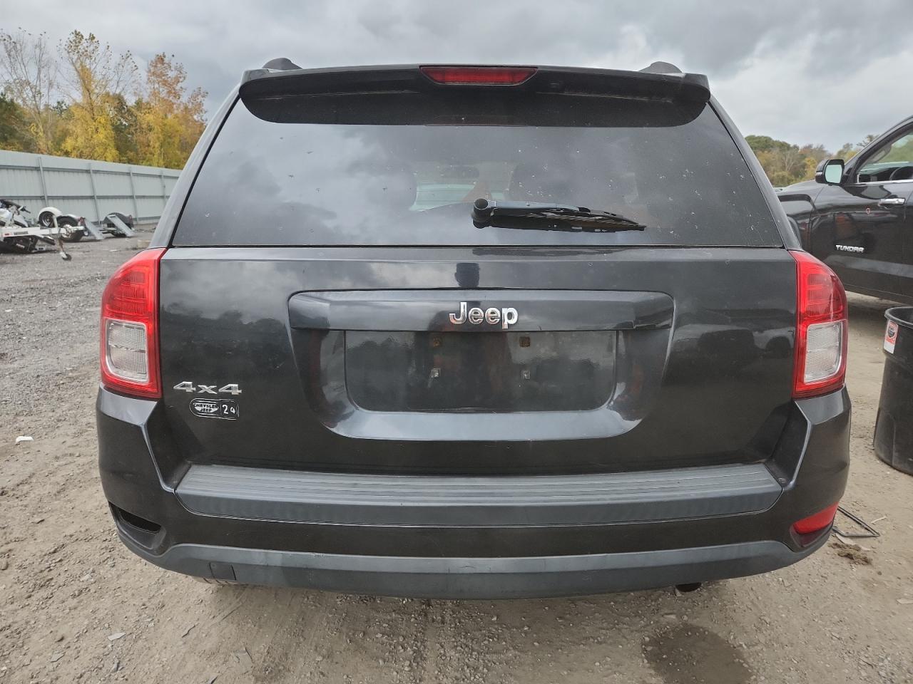 2011 Jeep Compass Sport VIN: 1J4NF1FB0BD135228 Lot: 87268945