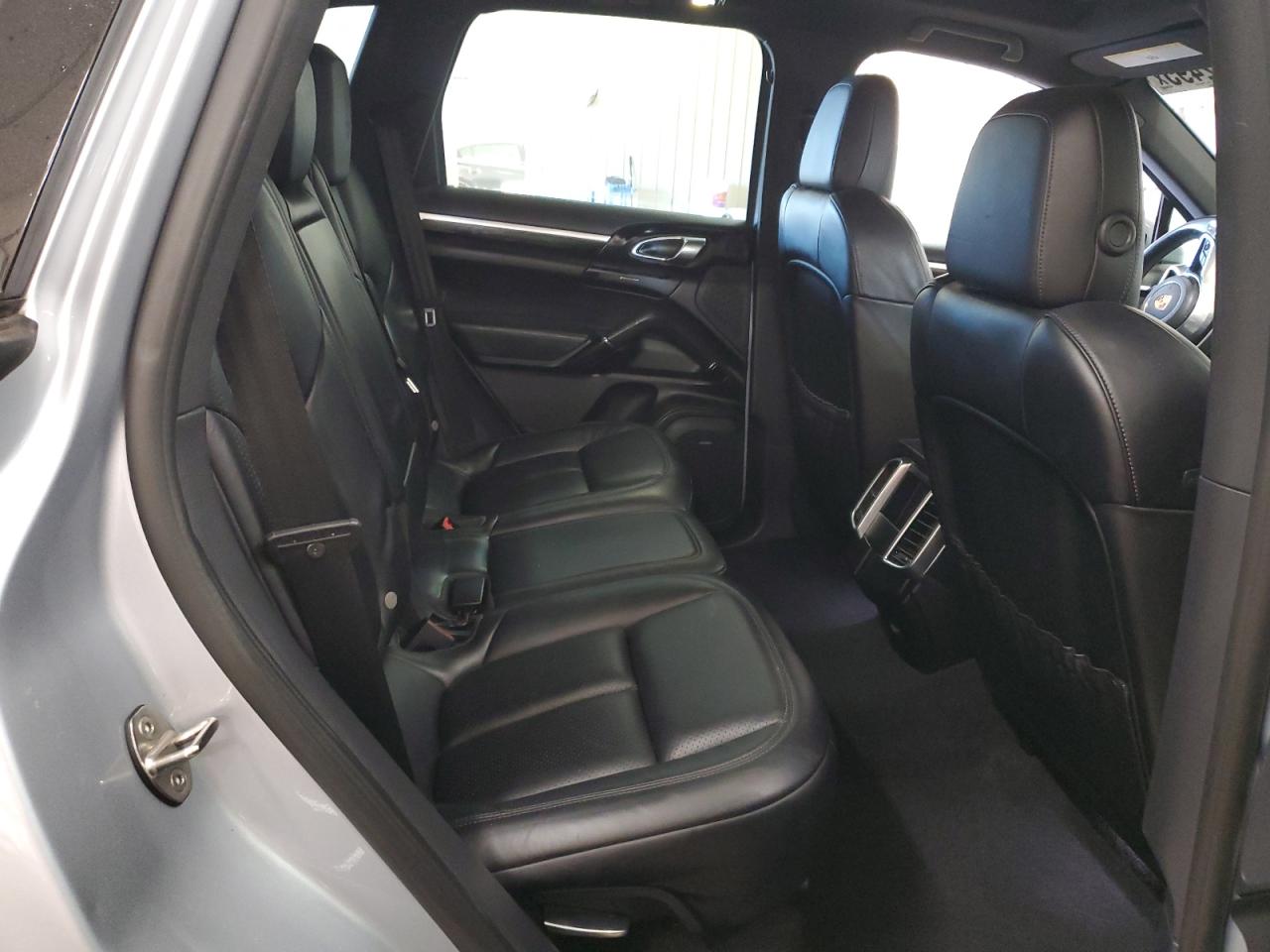 2017 Porsche Cayenne VIN: WP1AA2A27HKA80604 Lot: 85002495