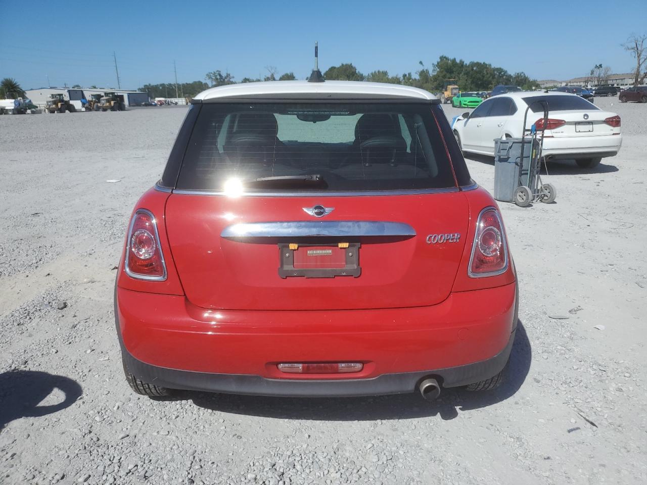 2013 Mini Cooper VIN: WMWSU3C51DT373278 Lot: 89896725