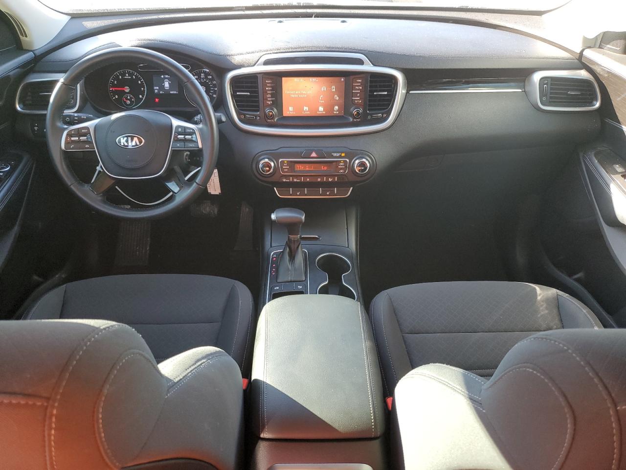 2020 Kia Sorento L VIN: 5XYPG4A35LG702890 Lot: 84399425