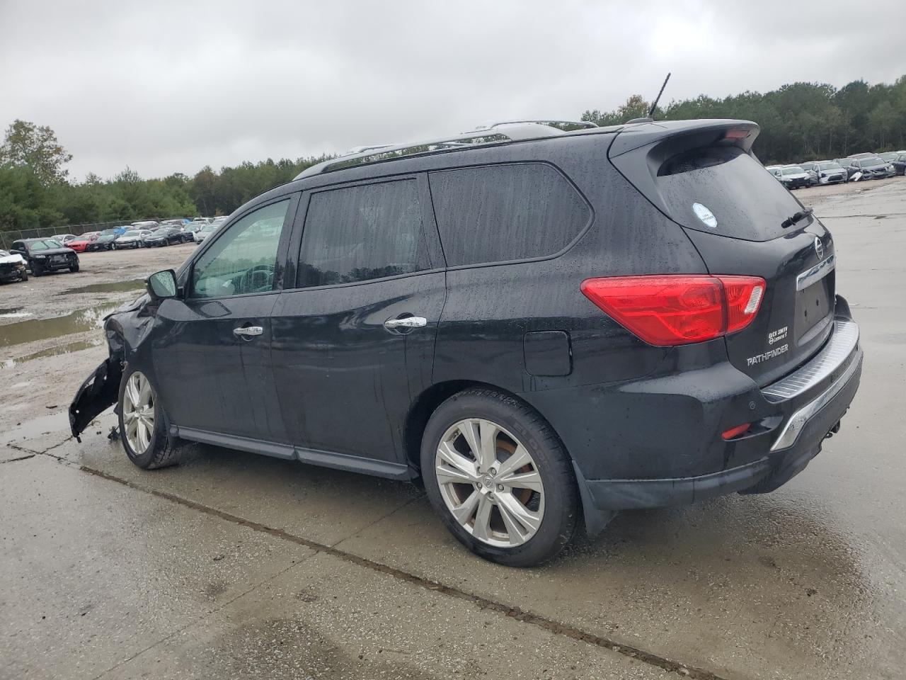 2018 Nissan Pathfinder S VIN: 5N1DR2MM8JC670407 Lot: 90233065