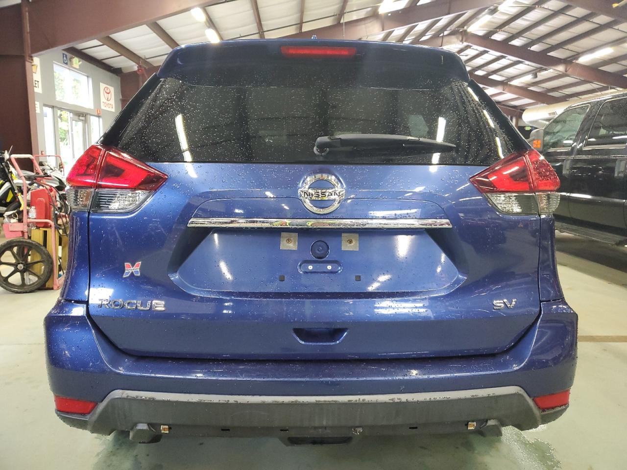 2018 Nissan Rogue S VIN: KNMAT2MT8JP603055 Lot: 85304745