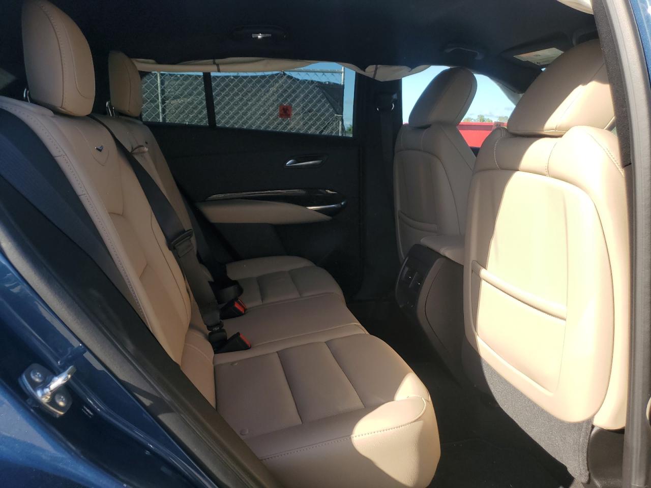 2024 Cadillac Xt4 Premium Luxury VIN: 1GYFZCR42RF190301 Lot: 85753865