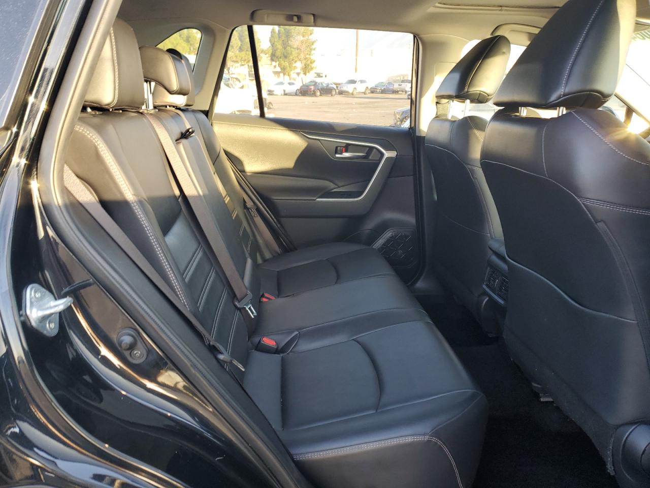 2019 Toyota Rav4 Xle Premium VIN: JTMC1RFV9KD006666 Lot: 84064645