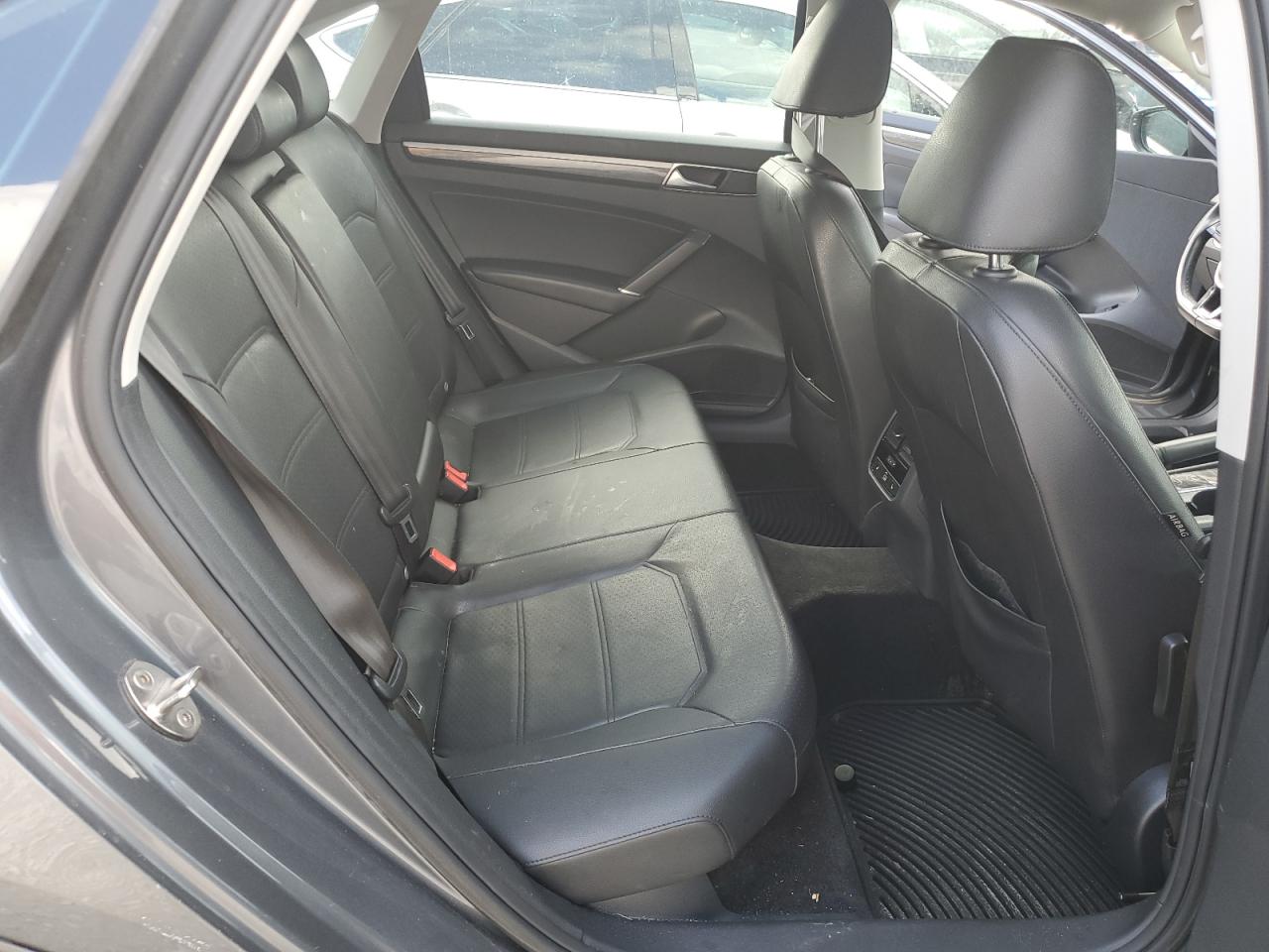 2018 Volkswagen Passat Se VIN: 1VWBA7A38JC024664 Lot: 85261645