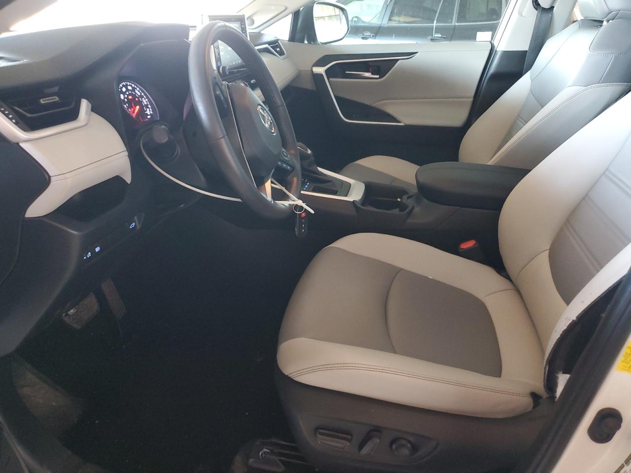 2020 Toyota Rav4 Xle Premium VIN: 2T3C1RFV0LC049041 Lot: 89884805