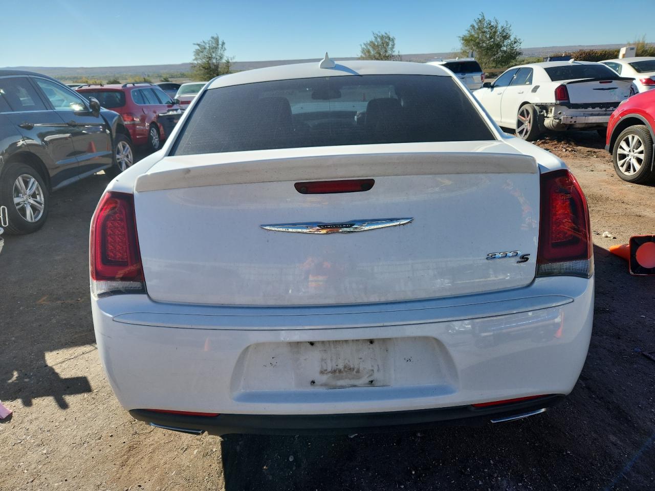 2017 Chrysler 300 S VIN: 2C3CCABGXHH615929 Lot: 82569285