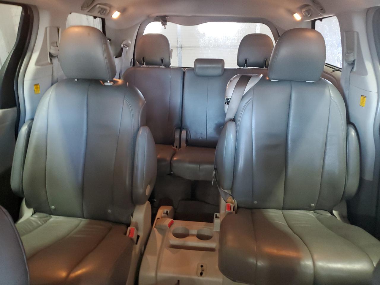 2011 Toyota Sienna Le VIN: 5TDKK3DC3BS156803 Lot: 85092125