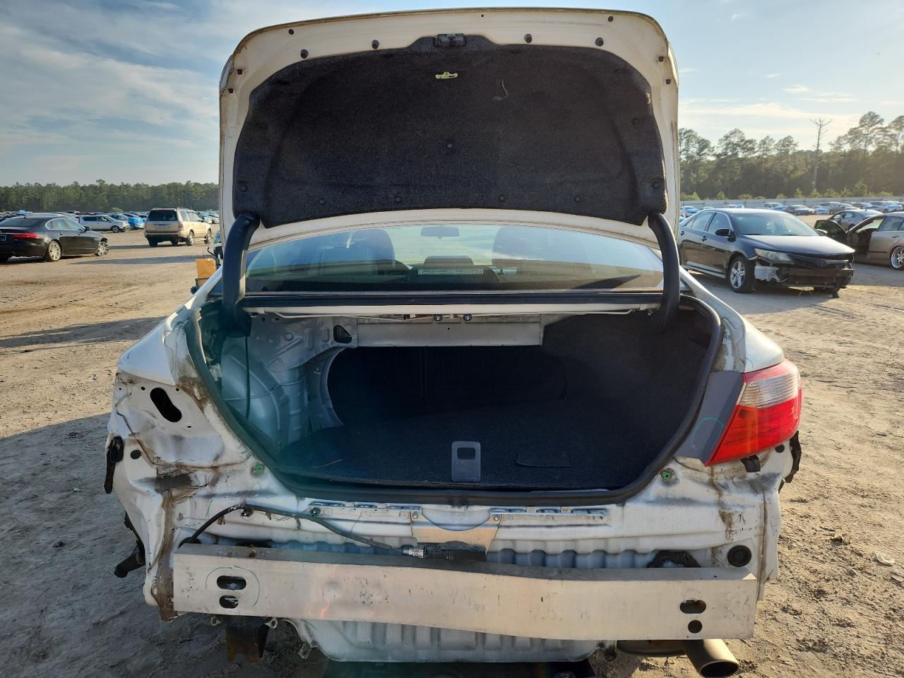 2016 Toyota Camry Le VIN: 4T1BF1FK3GU143402 Lot: 84422325