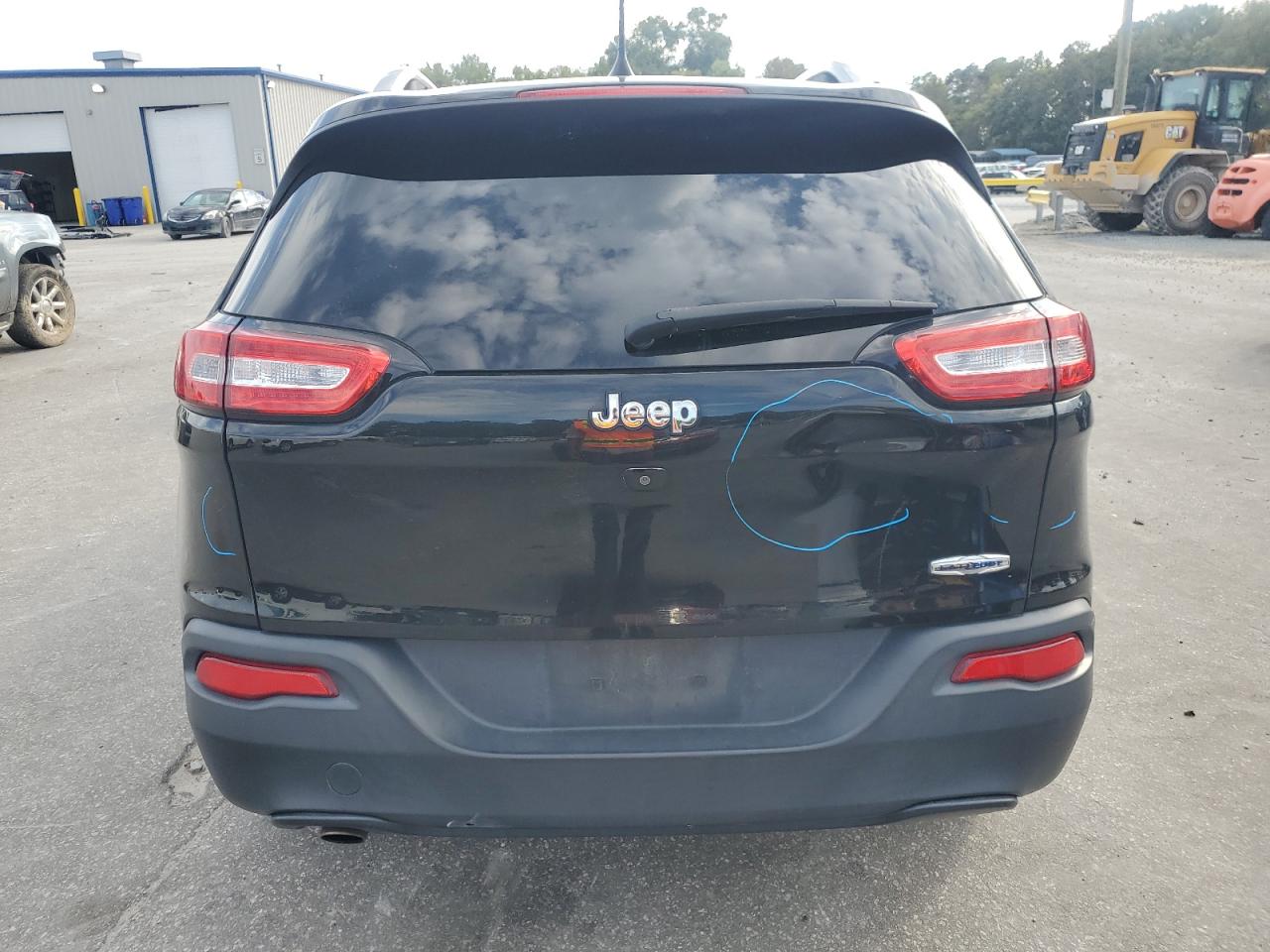 2018 Jeep Cherokee Latitude Plus VIN: 1C4PJLLB6JD611400 Lot: 84817885