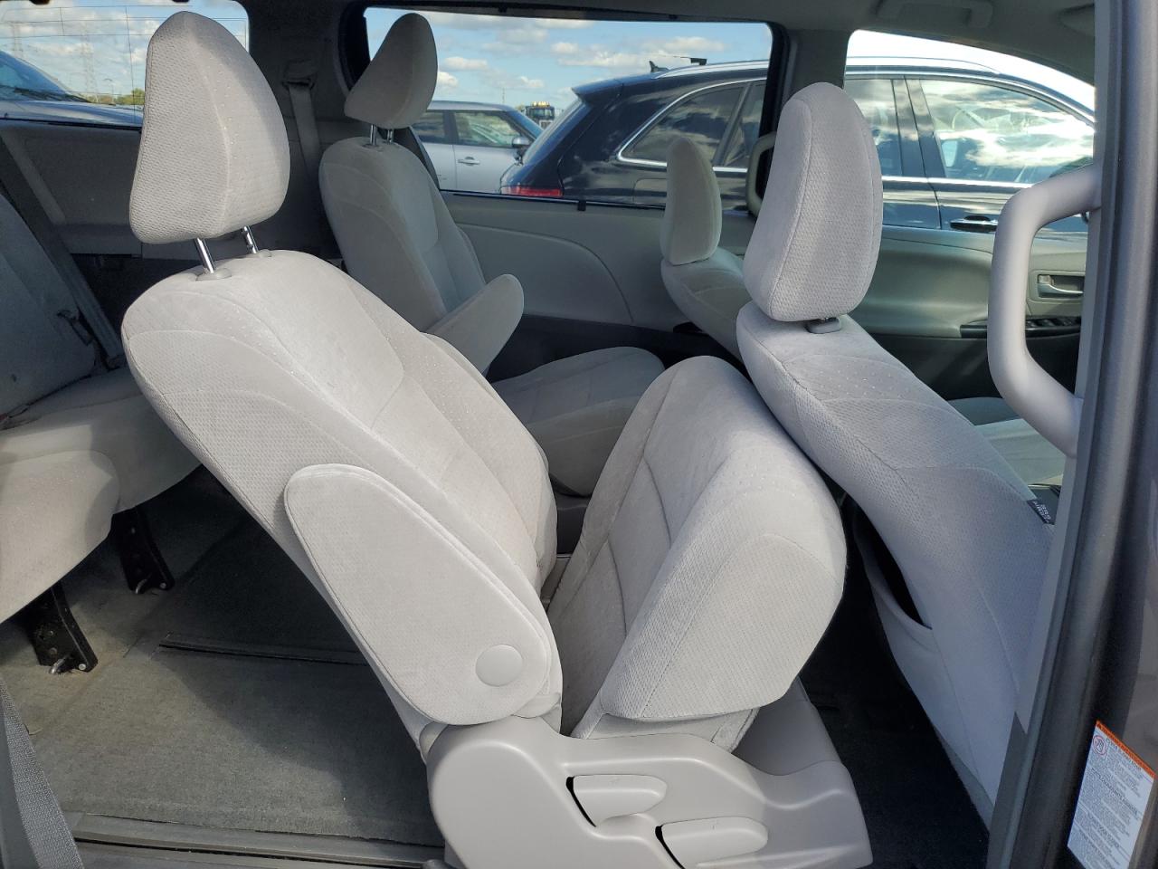 2015 Toyota Sienna Le VIN: 5TDJK3DCXFS102738 Lot: 84719685