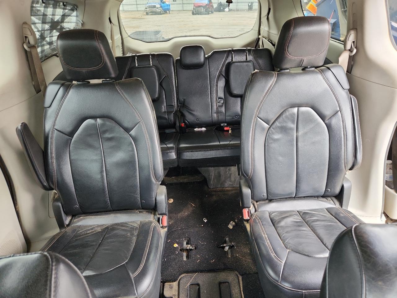 2017 Chrysler Pacifica Touring L VIN: 2C4RC1BG1HR831717 Lot: 87287205