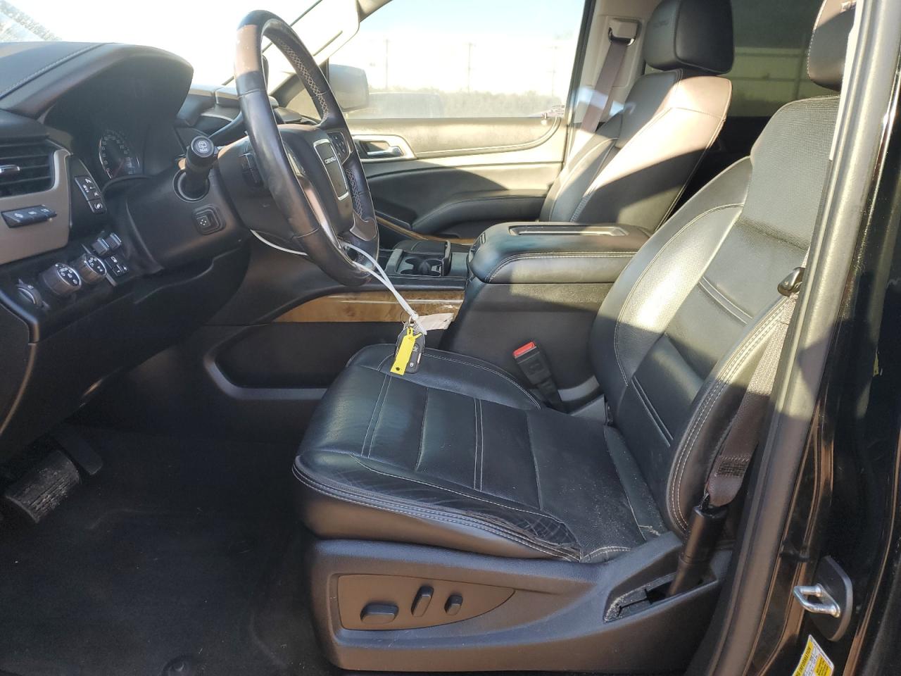 2017 GMC Yukon Xl Denali VIN: 1GKS2HKJ4HR121763 Lot: 87456035