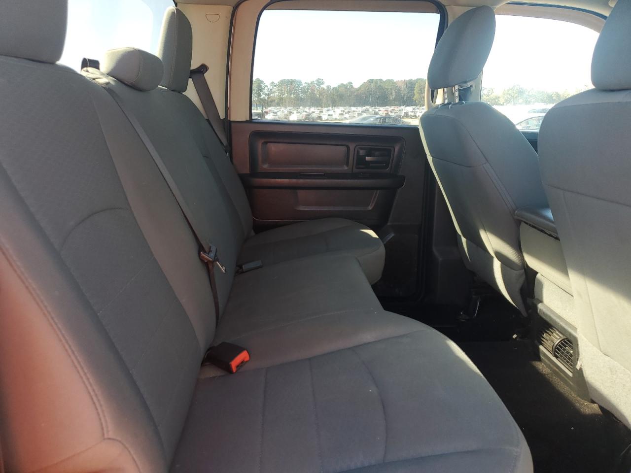 2015 Ram 1500 St VIN: 1C6RR7KM8FS640466 Lot: 89505335