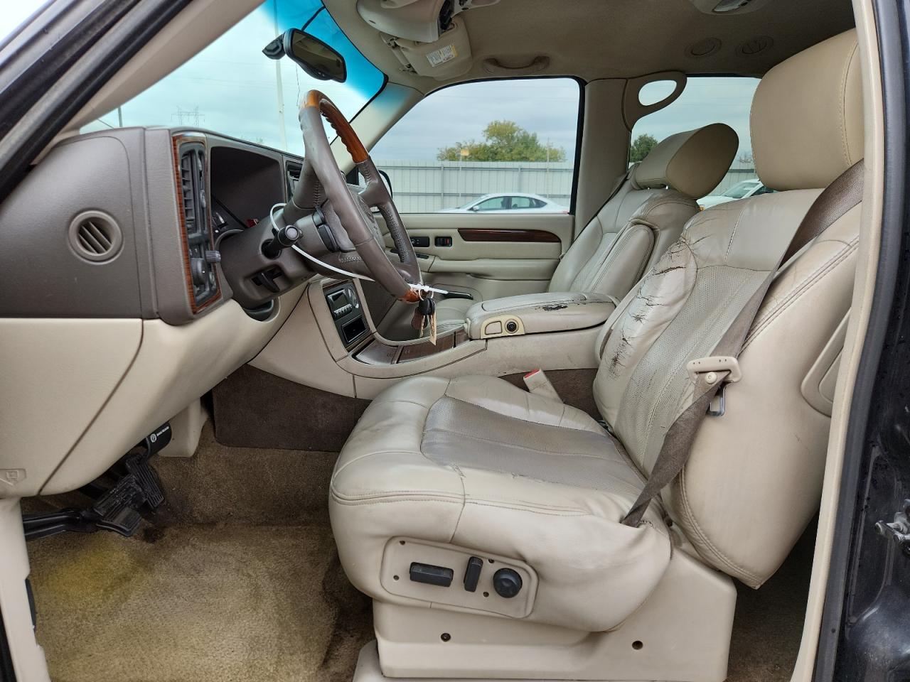 2002 Cadillac Escalade Luxury VIN: 1GYEC63T52R307405 Lot: 85707005