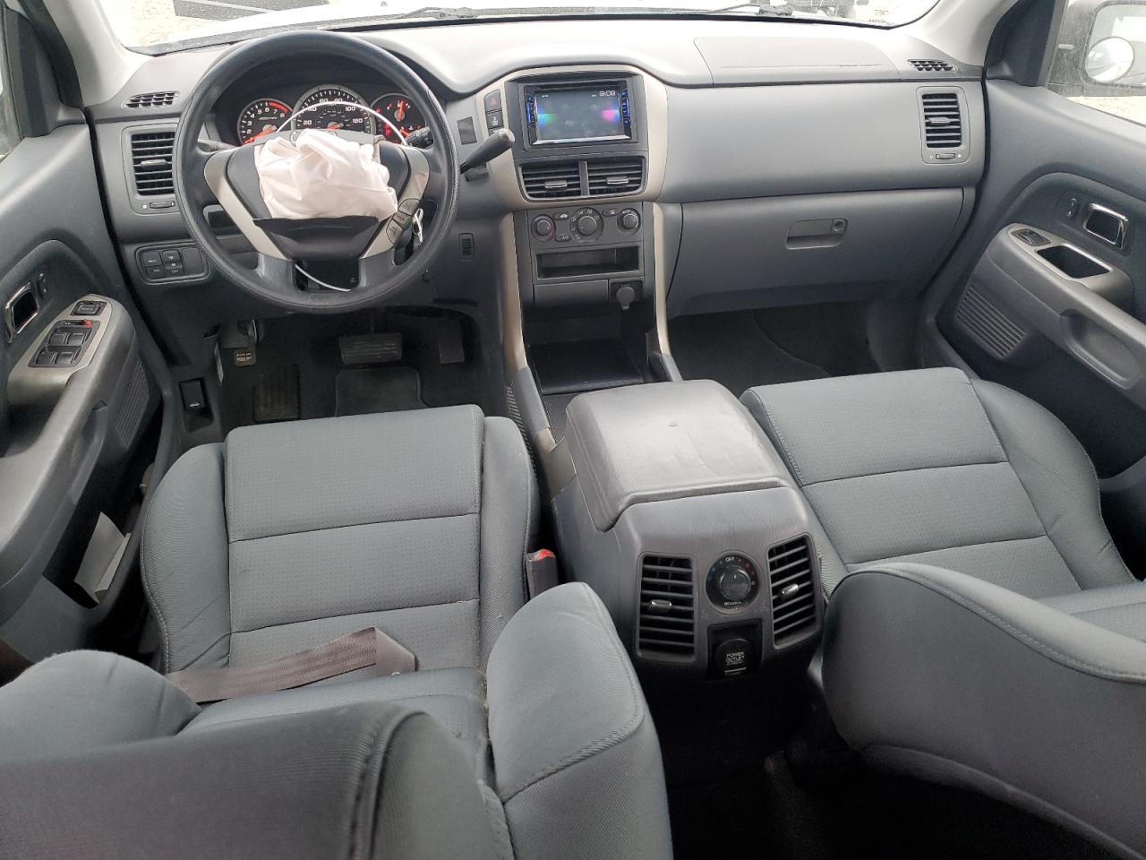 2007 Honda Pilot Lx VIN: 5FNYF18197B021638 Lot: 84471175