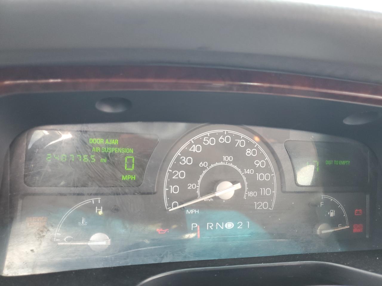 2004 Lincoln Town Car Executive VIN: 1LNHM81W84Y669323 Lot: 85269715