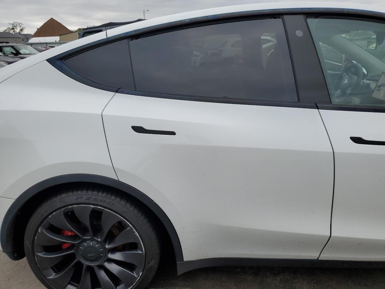 2022 Tesla Model Y VIN: 7SAYGDEF4NF323143 Lot: 86688645