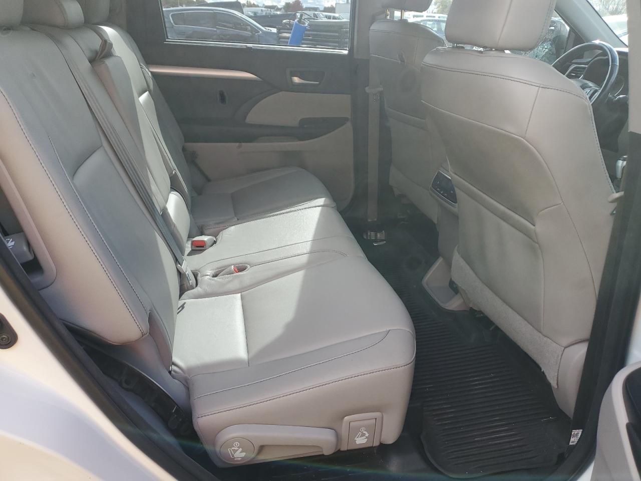 2018 Toyota Highlander Se VIN: 5TDJZRFH7JS548023 Lot: 87095555