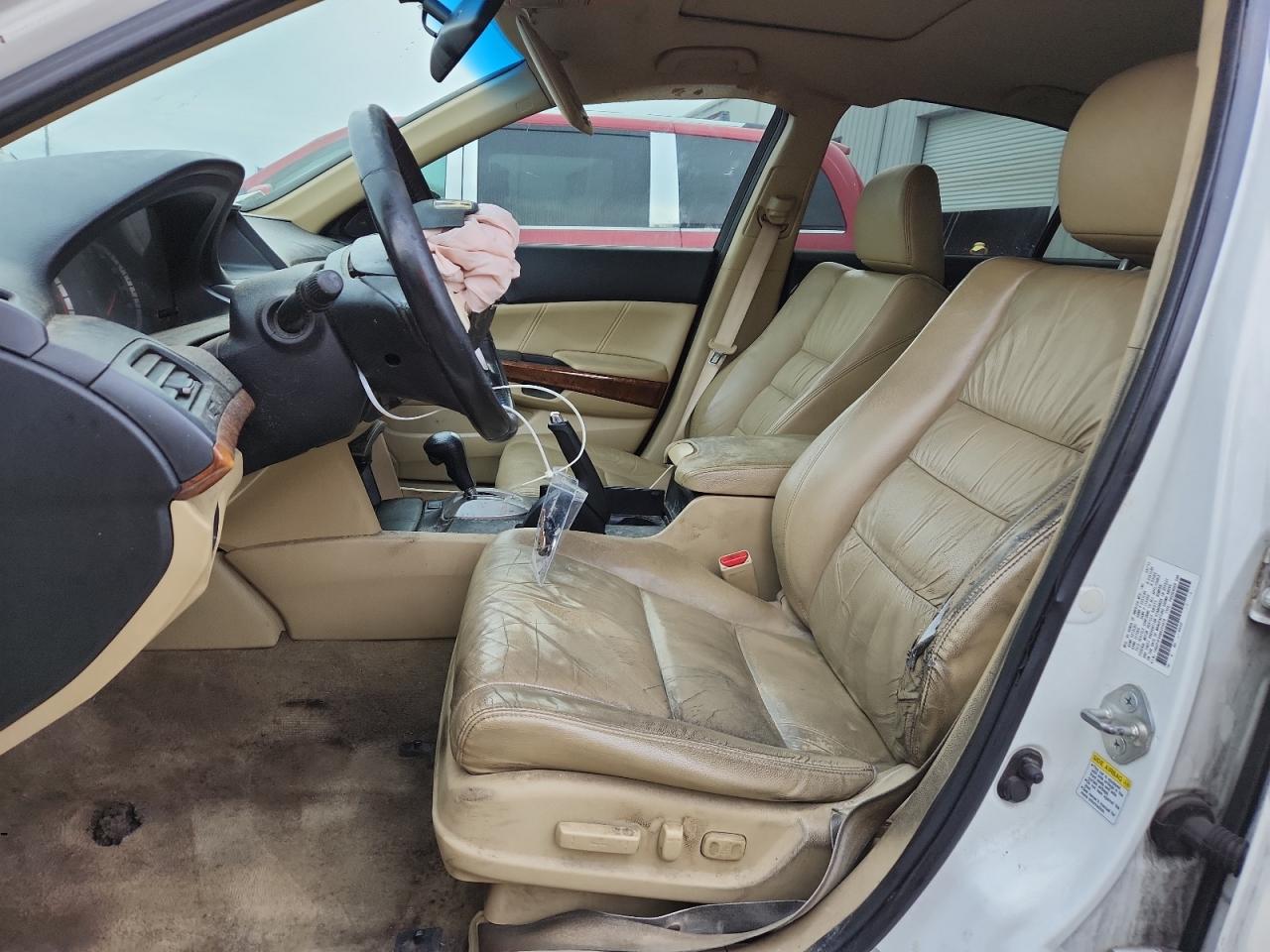 2011 Honda Accord Exl VIN: 1HGCP3F84BA004879 Lot: 82420895