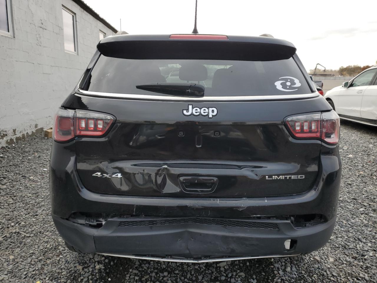 2018 Jeep Compass Limited VIN: 3C4NJDCB6JT263850 Lot: 90022475