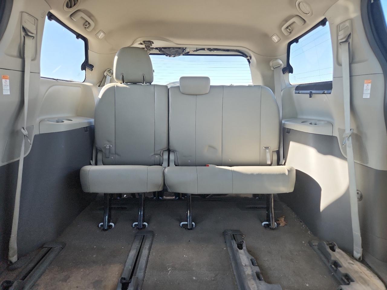 2017 Toyota Sienna Xle VIN: 5TDDZ3DC6HS173396 Lot: 82459485