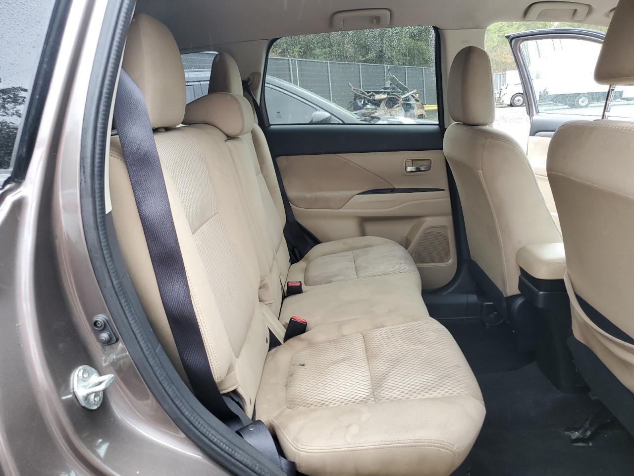 2016 Mitsubishi Outlander Se VIN: JA4AZ3A32GZ048510 Lot: 82391375