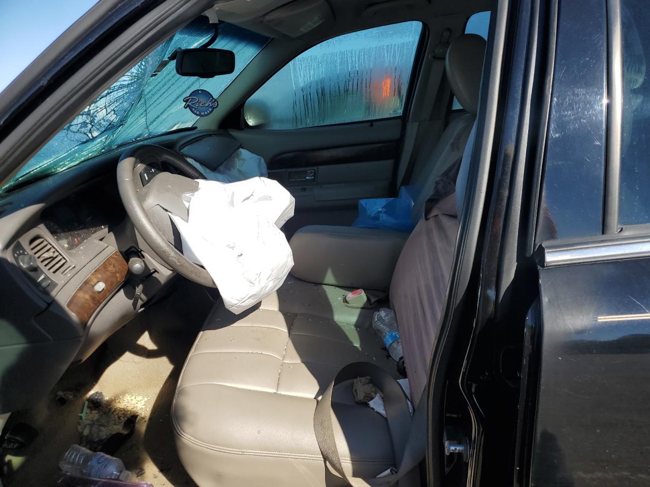 2011 Mercury Grand Marquis Ls VIN: 2MEBM7FV5BX610942 Lot: 90870695